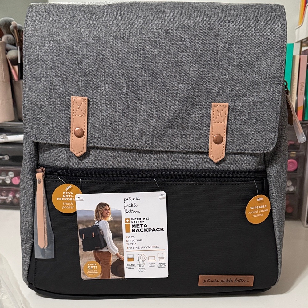 Petunia Pickle Bottom Meta Backpack Graphite/Black